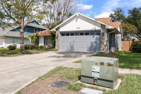 House in Brandon, Florida 3 bedrooms, 182.65 sq.m. № 2120999 - photo 7