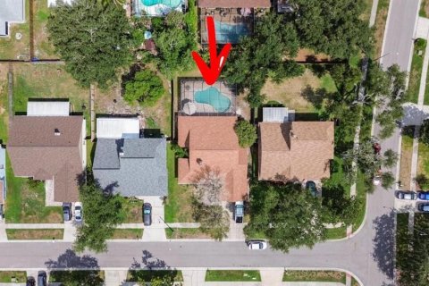 Casa en venta en Brandon, Florida, 3 dormitorios, 182.65 m2 № 2120999 - foto 1