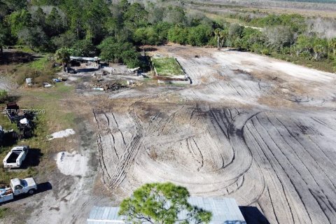 Купить земельный участок в Клуистон, Флорида № 2055343 - фото 8