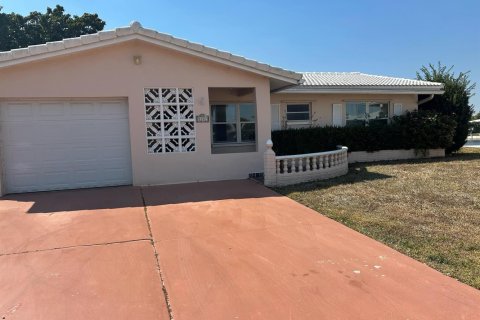 Casa en Tamarac, Florida 2 dormitorios, 124.67 m2 № 2084628