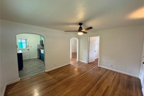 Casa en alquiler en Saint Petersburg, Florida, 2 dormitorios, 57.97 m2 № 1879849 - foto 6