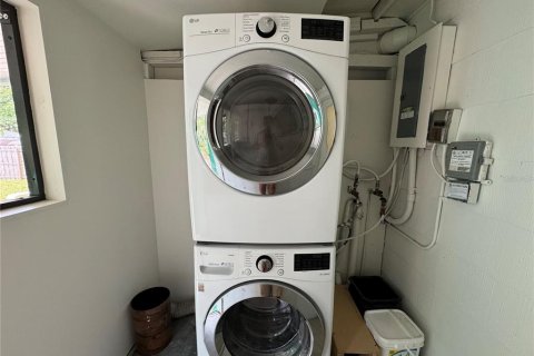 Casa en alquiler en Saint Petersburg, Florida, 2 dormitorios, 57.97 m2 № 1879849 - foto 16