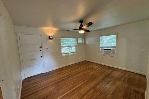 Casa en alquiler en Saint Petersburg, Florida, 2 dormitorios, 57.97 m2 № 1879849 - foto 3