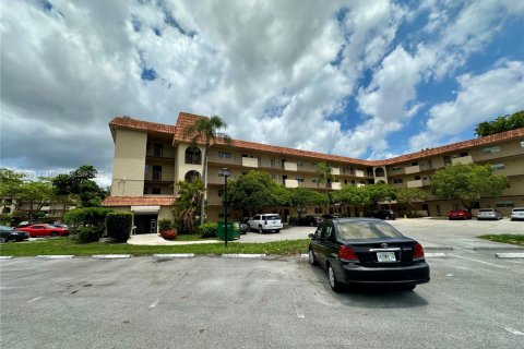 Condominio en venta en Lauderhill, Florida, 2 dormitorios, 104.98 m2 № 2037117 - foto 3