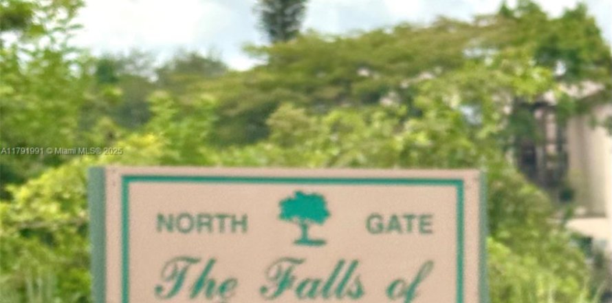 Condominio en Lauderhill, Florida, 2 dormitorios  № 2037117