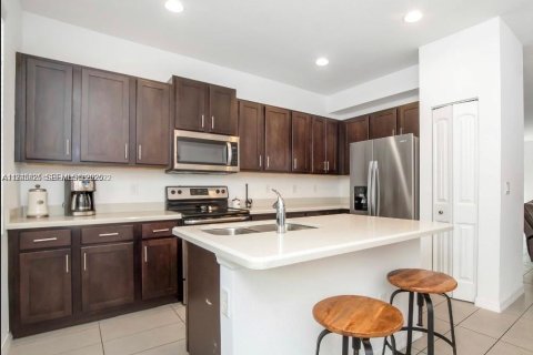 Adosado en venta en Pompano Beach, Florida, 3 dormitorios, 142.88 m2 № 2002533 - foto 3