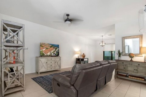 Adosado en venta en Pompano Beach, Florida, 3 dormitorios, 142.88 m2 № 2002533 - foto 4