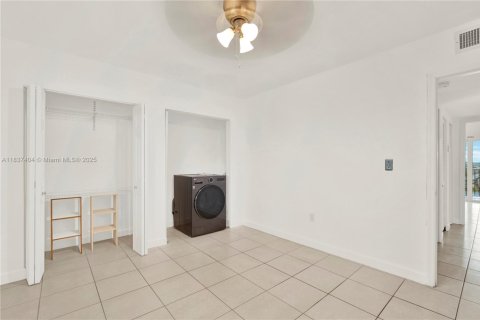 Copropriété à vendre à Hialeah, Floride: 2 chambres, 92.72 m2 № 1822129 - photo 19