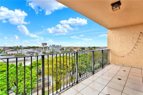Copropriété à vendre à Hialeah, Floride: 2 chambres, 92.72 m2 № 1822129 - photo 21