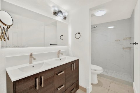 Copropriété à vendre à Hialeah, Floride: 2 chambres, 92.72 m2 № 1822129 - photo 16