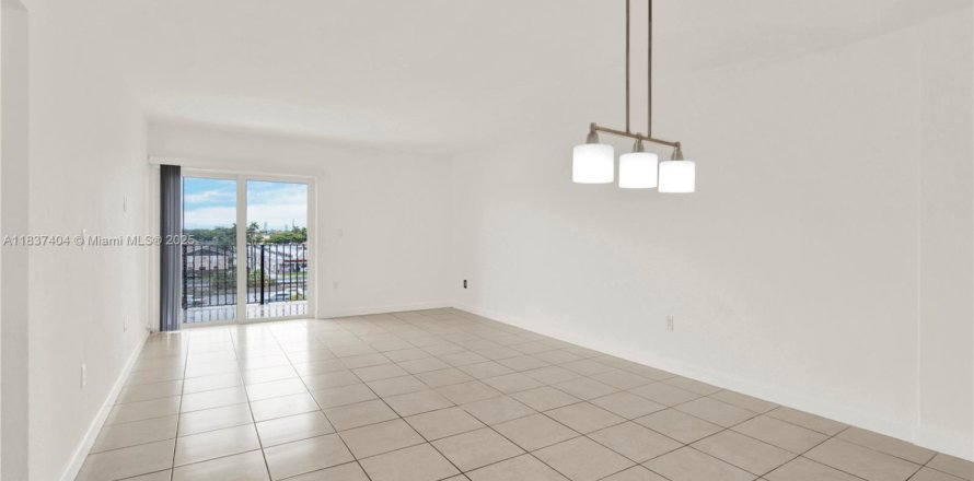 Condo à Hialeah, Floride, 2 chambres № 1822129