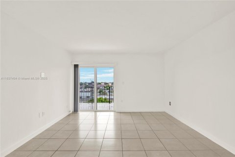 Copropriété à vendre à Hialeah, Floride: 2 chambres, 92.72 m2 № 1822129 - photo 9