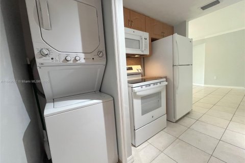 Copropriété à vendre à Miami, Floride: 2 chambres, 80.36 m2 № 1936922 - photo 11