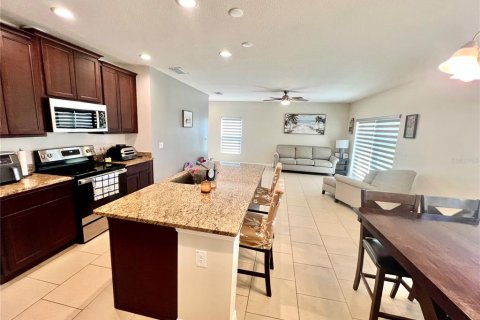 House in Davenport, Florida 4 bedrooms, 191.38 sq.m. № 1723099 - photo 25