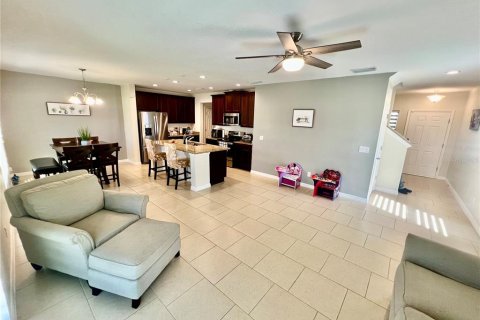 House in Davenport, Florida 4 bedrooms, 191.38 sq.m. № 1723099 - photo 22
