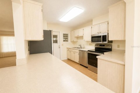 Copropriété à louer à Sun City Center, Floride: 2 chambres, 140.84 m2 № 2339266 - photo 11