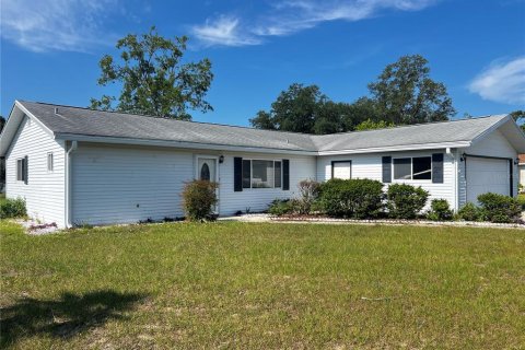 Снять в аренду виллу или дом в Окала, Флорида 7 комнат, 130.43м2, № 1758138 - фото 1