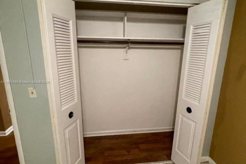 Condominio en alquiler en West Palm Beach, Florida, 2 dormitorios, 76.09 m2 № 1890781 - foto 14