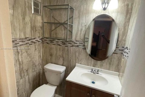 Condominio en alquiler en West Palm Beach, Florida, 2 dormitorios, 76.09 m2 № 1890781 - foto 15