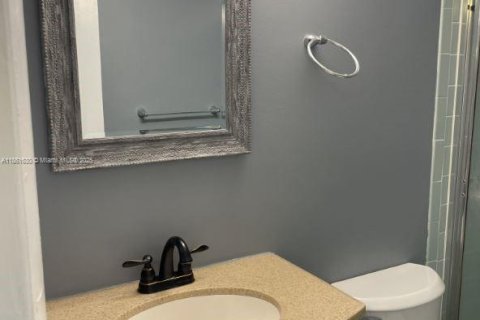 Condominio en alquiler en West Palm Beach, Florida, 2 dormitorios, 76.09 m2 № 1890781 - foto 17