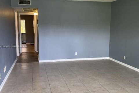 Condominio en alquiler en West Palm Beach, Florida, 2 dormitorios, 76.09 m2 № 1890781 - foto 8