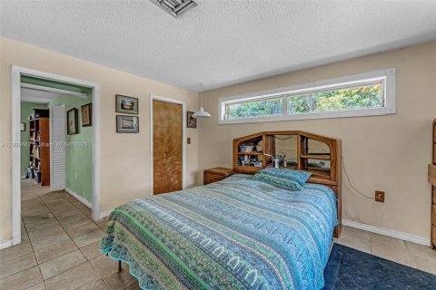 House in Miami, Florida 3 bedrooms, 212.56 sq.m. № 1755969 - photo 7