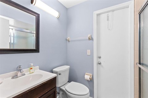 Casa en venta en Kissimmee, Florida, 3 dormitorios, 142.6 m2 № 2205228 - foto 21