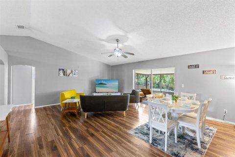 Casa en venta en Kissimmee, Florida, 3 dormitorios, 142.6 m2 № 2205228 - foto 5