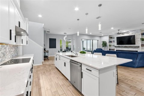 House in Winter Garden, Florida 5 bedrooms, 340.95 sq.m. № 1655070 - photo 7