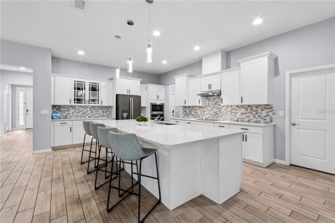 House in Winter Garden, Florida 5 bedrooms, 340.95 sq.m. № 1655070 - photo 2