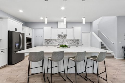 House in Winter Garden, Florida 5 bedrooms, 340.95 sq.m. № 1655070 - photo 6