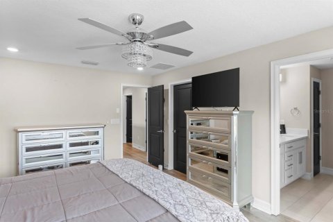 Townhouse in Tampa, Florida 4 bedrooms, 234.49 sq.m. № 2199403 - photo 14