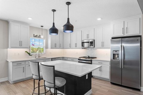 Townhouse in Tampa, Florida 4 bedrooms, 234.49 sq.m. № 2199403 - photo 2