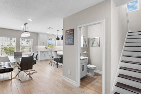 Townhouse in Tampa, Florida 4 bedrooms, 234.49 sq.m. № 2199403 - photo 10