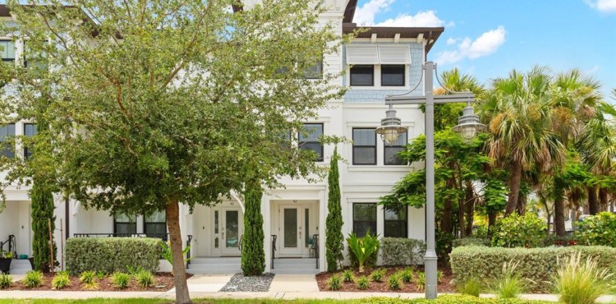 Townhouse in Tampa, Florida 4 bedrooms, 234.49 sq.m. № 2199403