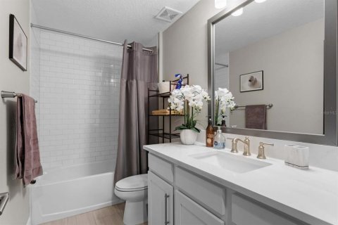 Townhouse in Tampa, Florida 4 bedrooms, 234.49 sq.m. № 2199403 - photo 18