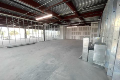 Commercial property in Hallandale Beach, Florida № 2252484 - photo 2