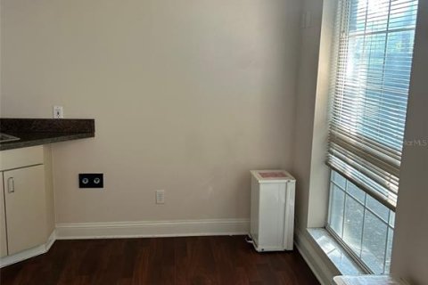 Propiedad comercial en alquiler en Gainesville, Florida, 455.13 m2 № 1509012 - foto 28
