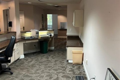 Propiedad comercial en alquiler en Gainesville, Florida, 455.13 m2 № 1509012 - foto 4
