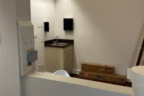 Propiedad comercial en alquiler en Gainesville, Florida, 455.13 m2 № 1509012 - foto 17