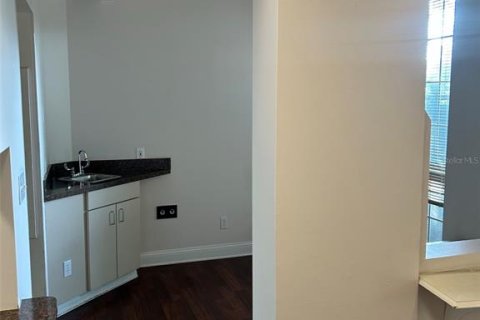 Propiedad comercial en alquiler en Gainesville, Florida, 455.13 m2 № 1509012 - foto 27