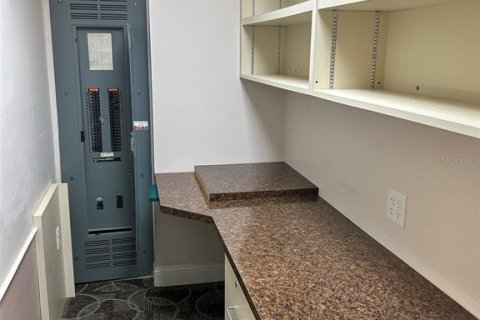 Propiedad comercial en alquiler en Gainesville, Florida, 455.13 m2 № 1509012 - foto 19