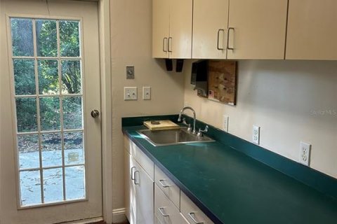 Propiedad comercial en alquiler en Gainesville, Florida, 455.13 m2 № 1509012 - foto 22