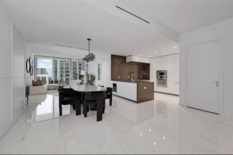 Copropriété à louer à Miami, Floride: 2 chambres, 154.96 m2 № 2378382 - photo 7