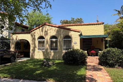 Дом в Корал-Гейблс, Флорида 2 спальни, 142.23м2 № 2050735