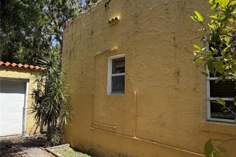 Купить виллу или дом в Корал-Гейблс, Флорида 2 спальни, 142.23м2, № 2050735 - фото 3