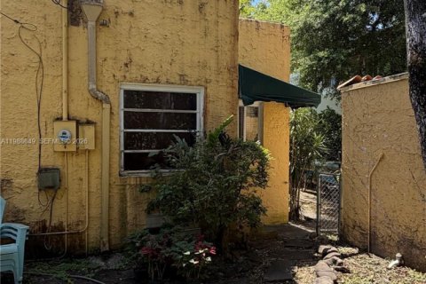 Купить виллу или дом в Корал-Гейблс, Флорида 2 спальни, 142.23м2, № 2050735 - фото 8