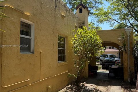 Купить виллу или дом в Корал-Гейблс, Флорида 2 спальни, 142.23м2, № 2050735 - фото 9