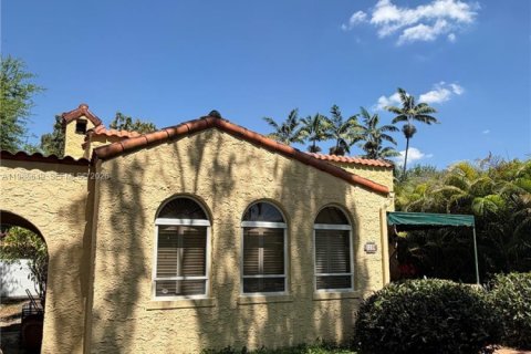 Купить виллу или дом в Корал-Гейблс, Флорида 2 спальни, 142.23м2, № 2050735 - фото 14