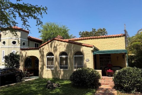 Купить виллу или дом в Корал-Гейблс, Флорида 2 спальни, 142.23м2, № 2050735 - фото 13